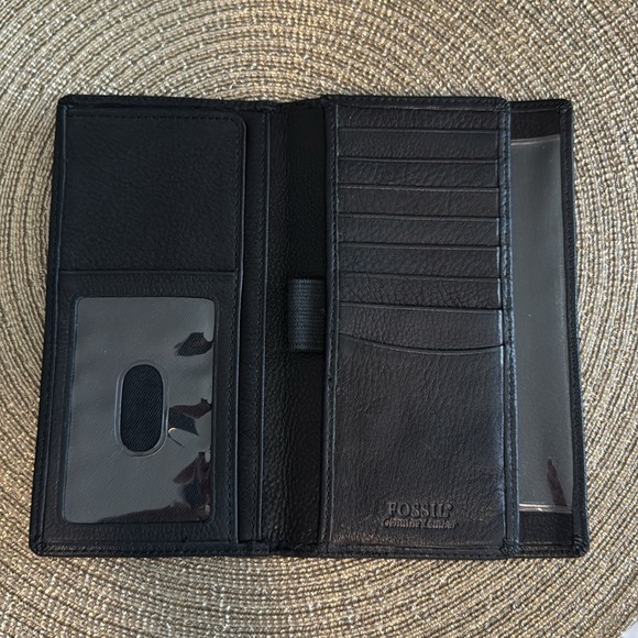 Fossil Black Leather Credit Card, Pen & Checkbook Holder - Picture 2 of 4